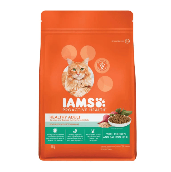 IAMS Proactive Health healthy adult cat food pouch, orange with chicken and salmon label