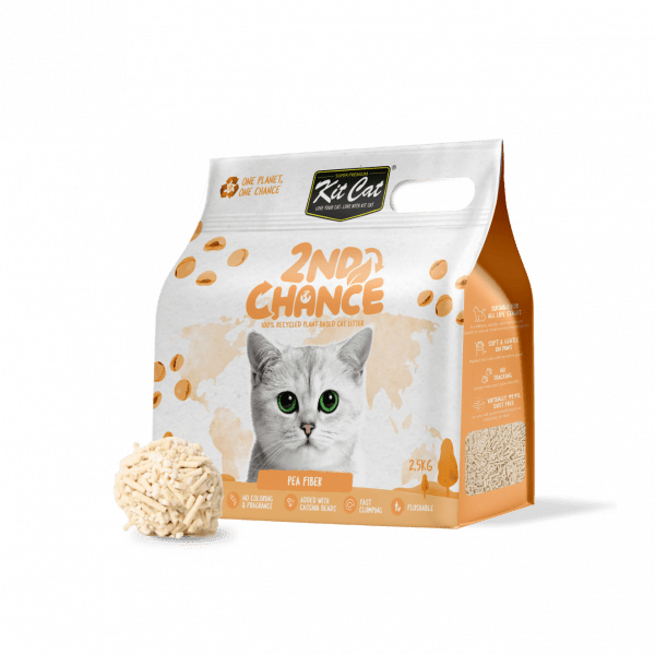Plant-based cat litter bag, 2nd Chance, pea fiber, with mound of litter pieces
