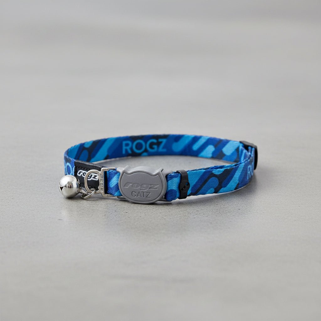 Rogz FusionCat blue safety collar for cats, with bell and gray clasp